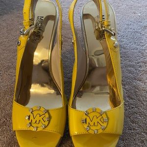 MK sandals perfect for summer